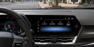 Panel multimedia del Chevrolet Spin 2026, conectividad total con Android Auto, Apple CarPlay y WiFi, tecnología ideal para familias modernas.