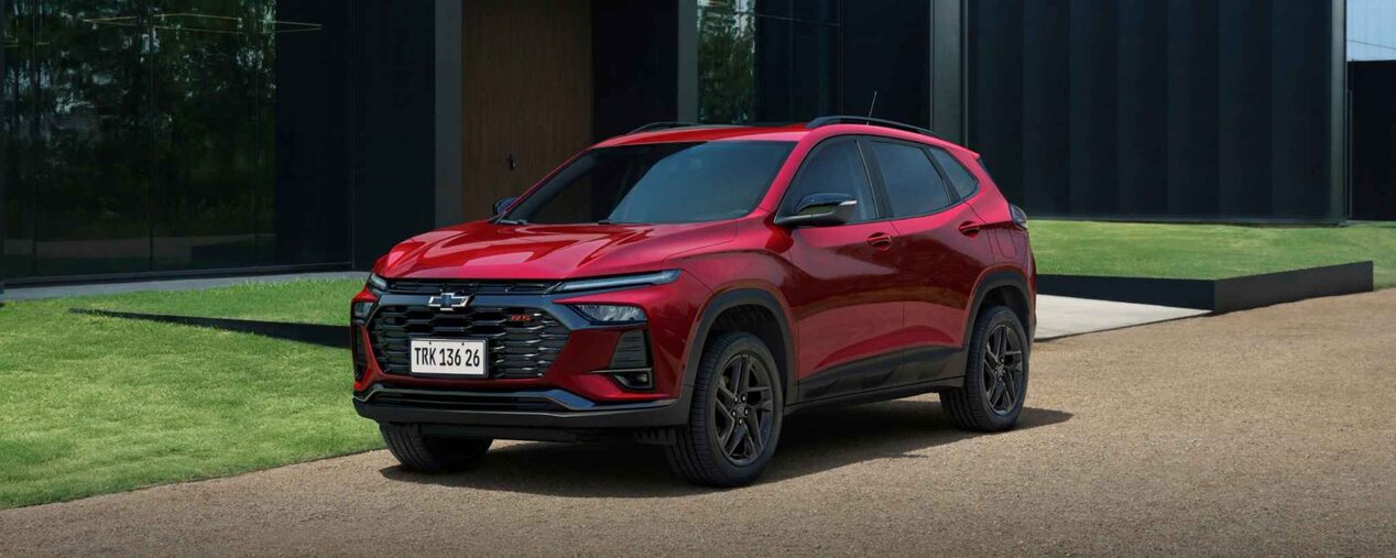 Chevrolet Tracker estacionado en ambiente urbano