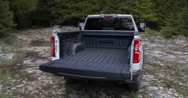 Caja Multi-Plex de la Chevrolet Silverado abierta convencionalmente.