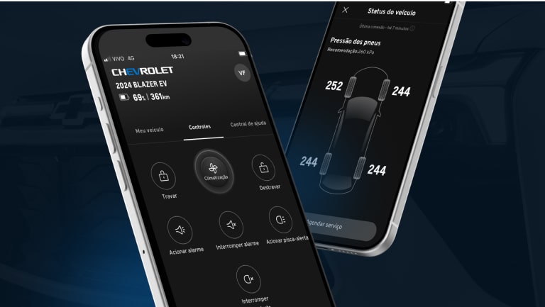 Imagen de dos smartphones, uno sobre otro, ambos con la app myChevrolet abierta, mostrando diferentes características.