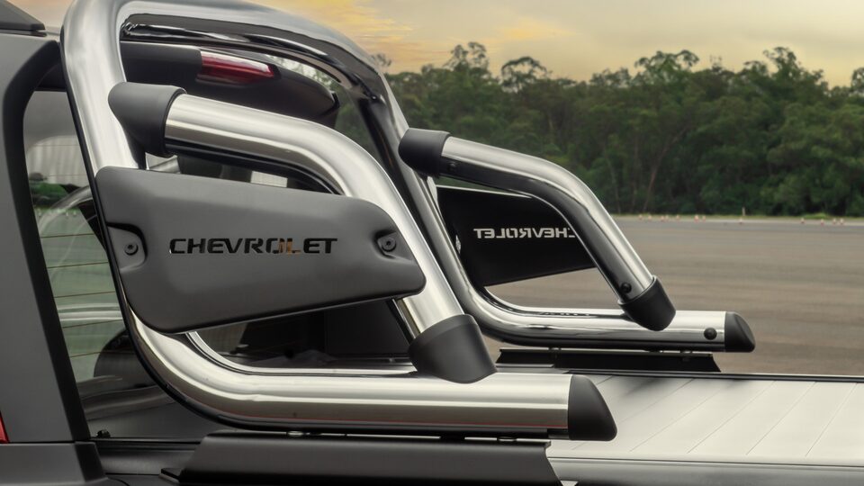 La barra cromada brinda seguridad a tu pick up Chevrolet Montana