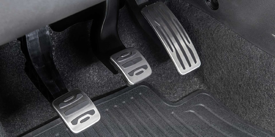 Chevrolet Montana Accesorios Confort Pedales deportivos MT/AT