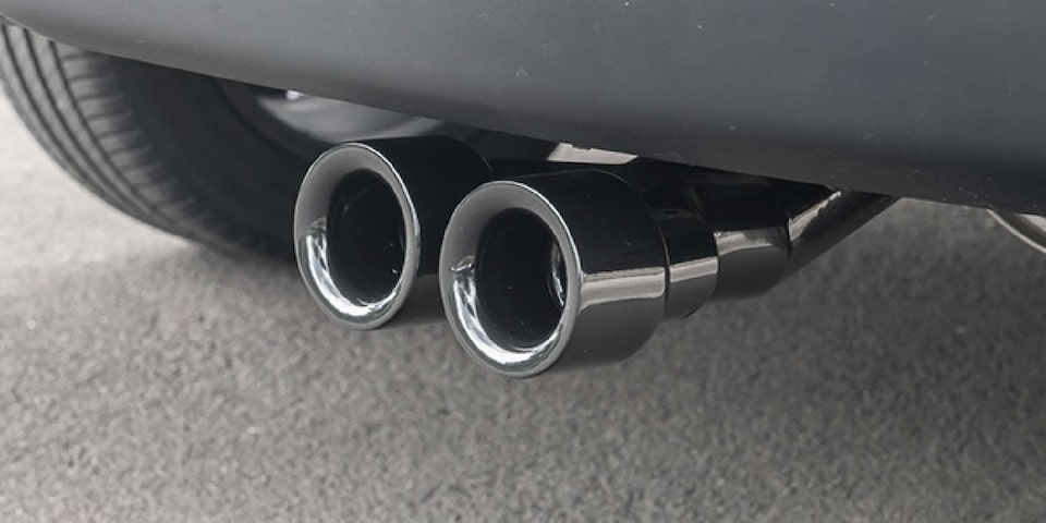 Chevrolet Montana Accesorios Exteriores Punteras de escape black piano doble