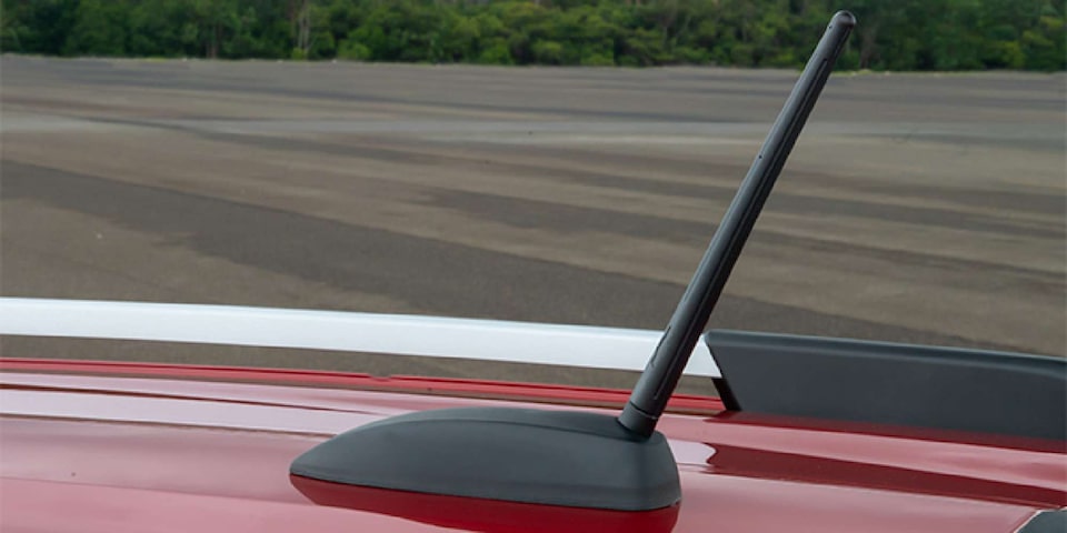 Chevrolet Montana Accesorios Tecnología Antena deportiva