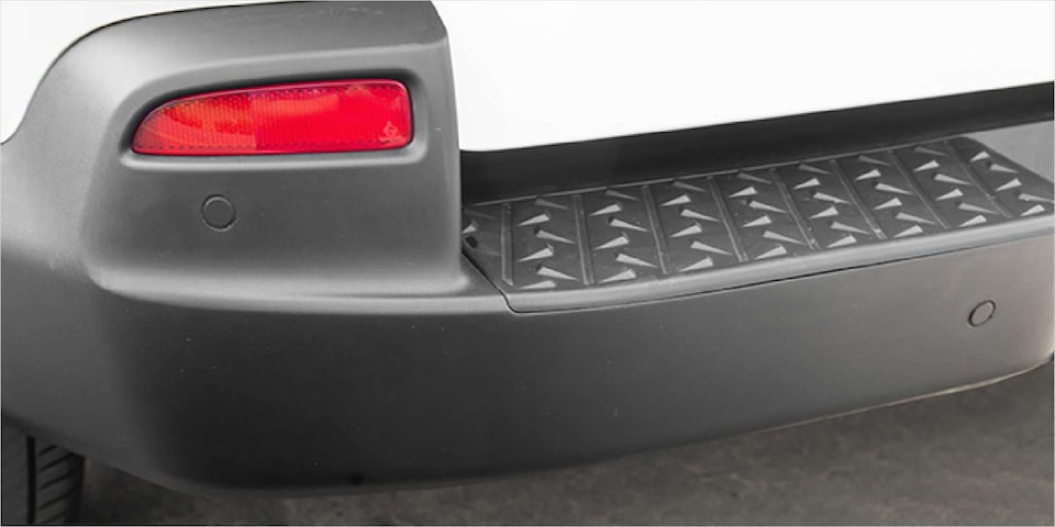 Chevrolet Montana Accesorios Tecnología Sensor de estacionamiento trasero