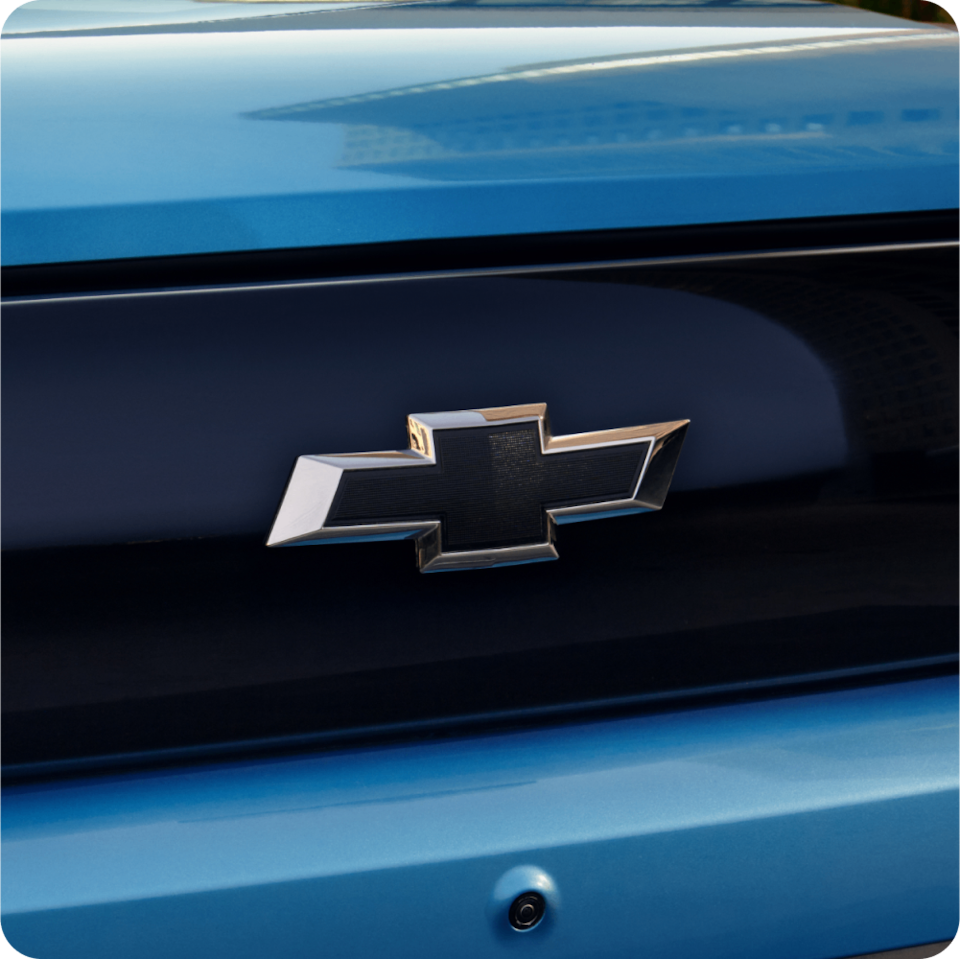 Vista en detalle de la Insignia Chevrolet.