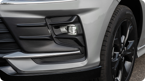 Farol de neblina dianteiro (com regulagem elétrica).