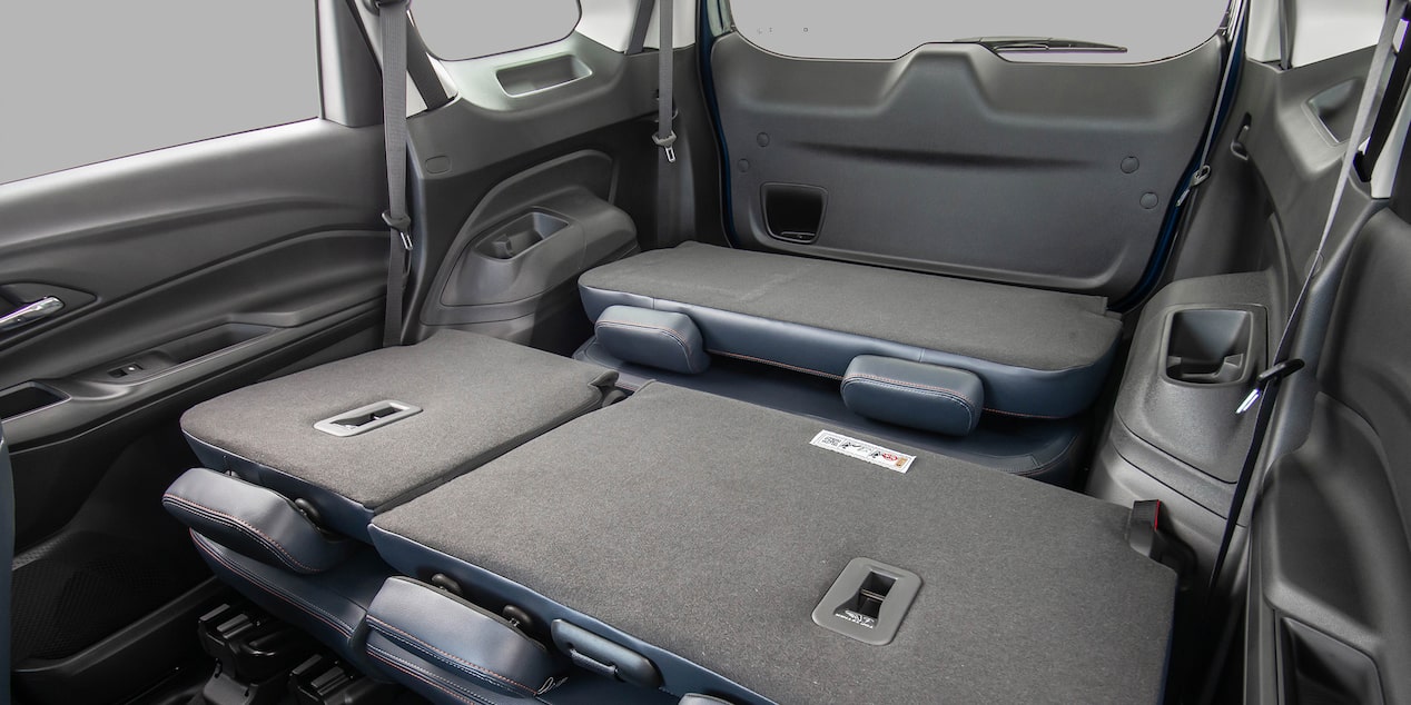 Espaço com bancos rebaixados Spin