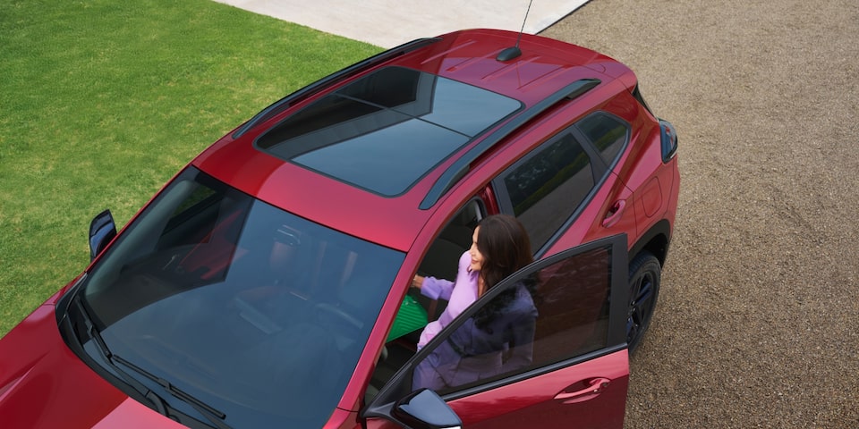 Teto solar panorâmico do Chevrolet Tracker RS AT Turbo.