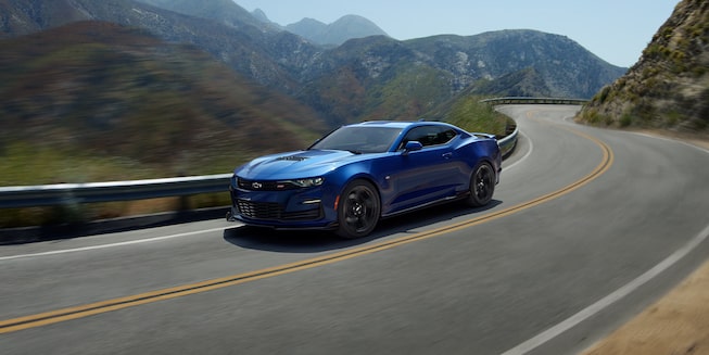 Chevrolet - Camaro - exterior - frontal en ruta