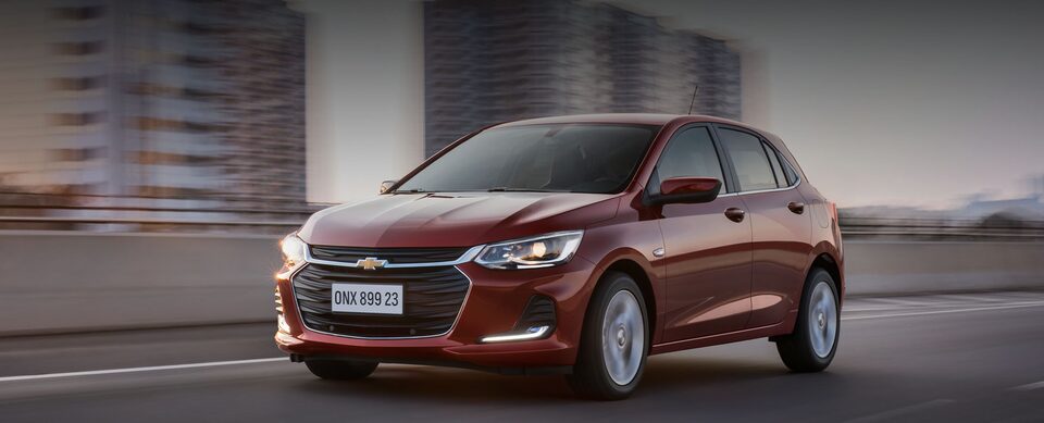 Explora la ciudad protegido con tu Chevrolet Onix Turbo Hatch Back
