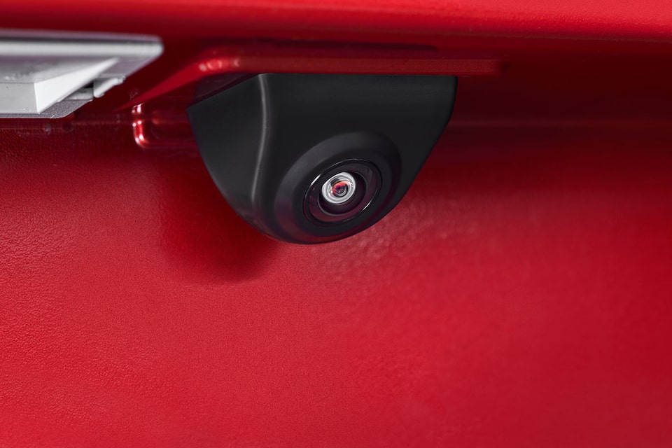 Descubre la tecnología de la cámara de reversa y los accesorios para tu carro Chevrolet Joy HB