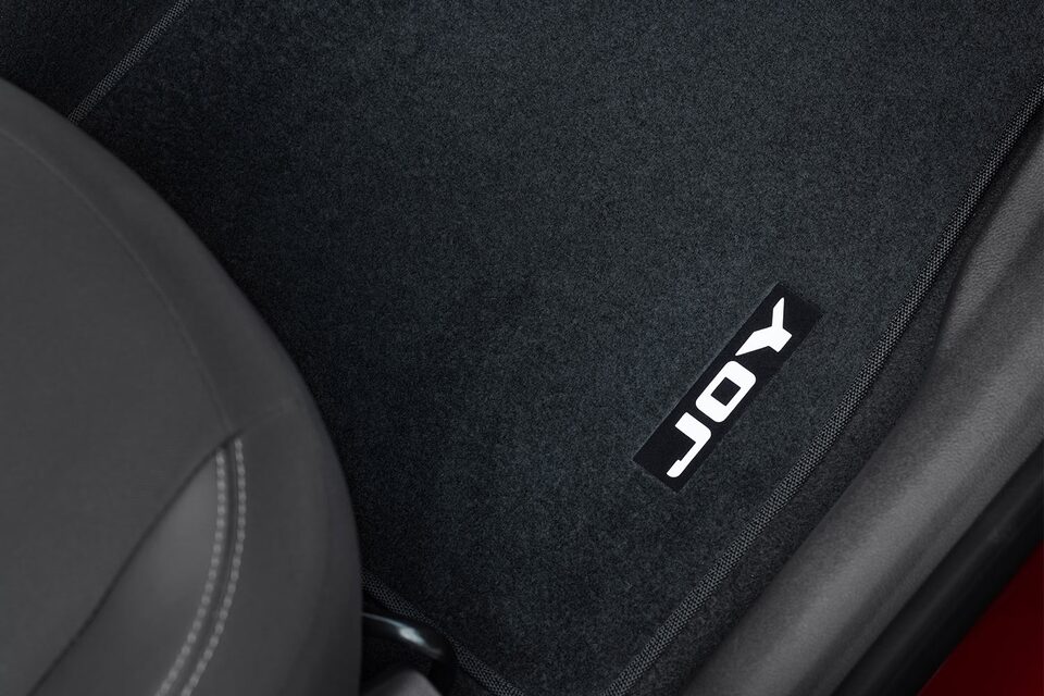 Protege el interior de tu Chevrolet Joy Sedán con las moquetas