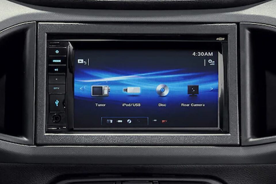 Descubre los accesorios de tecnología como la Radio Touchscreen para tu carro Chevrolet Joy Sedán