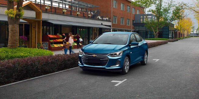 Chevrolet Onix Sedán Turbo - Luces Delanteras de tu Carro Deportivo