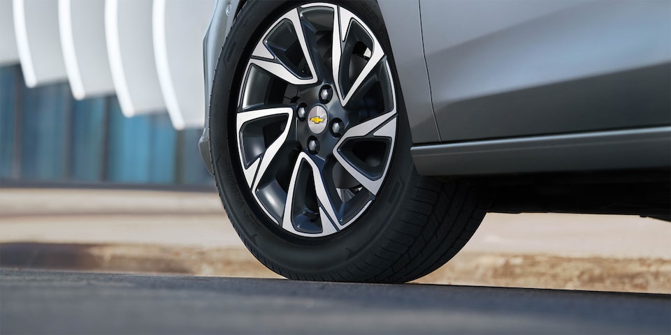 Rines del Chevrolet Onix Sedán.