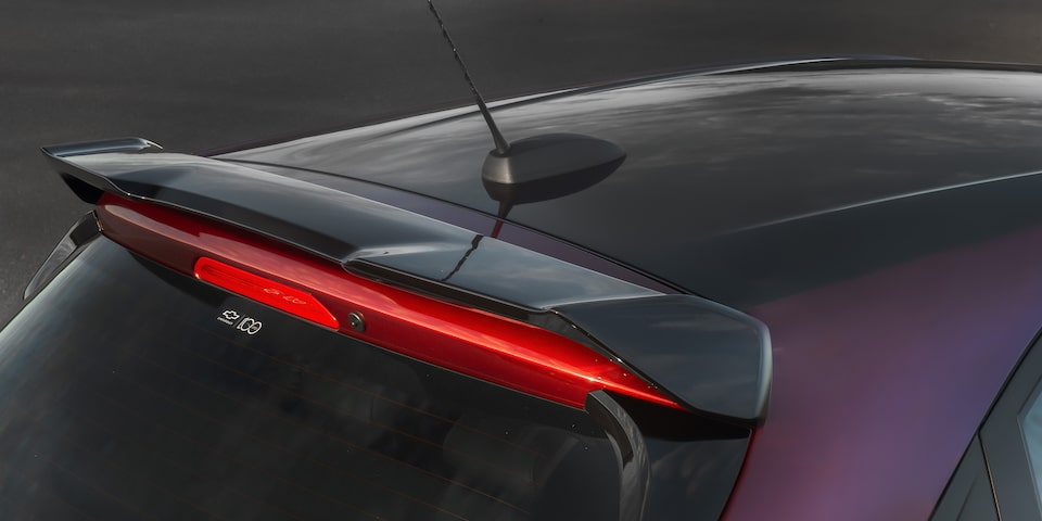 Detalle del Spoiler deportivo del Chevrolet Onix.