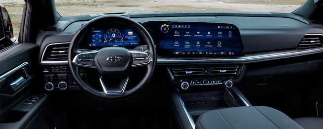 Chevrolet Tahoe 2025 - Vista del volante y la pantalla con los controles