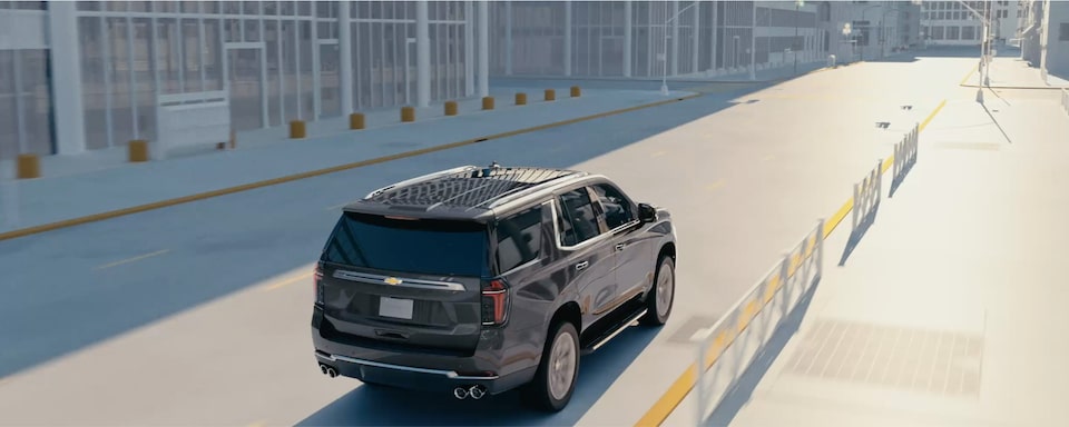 Chevrolet Tahoe 2025 equipada con sistema de frenado de emergencia automático