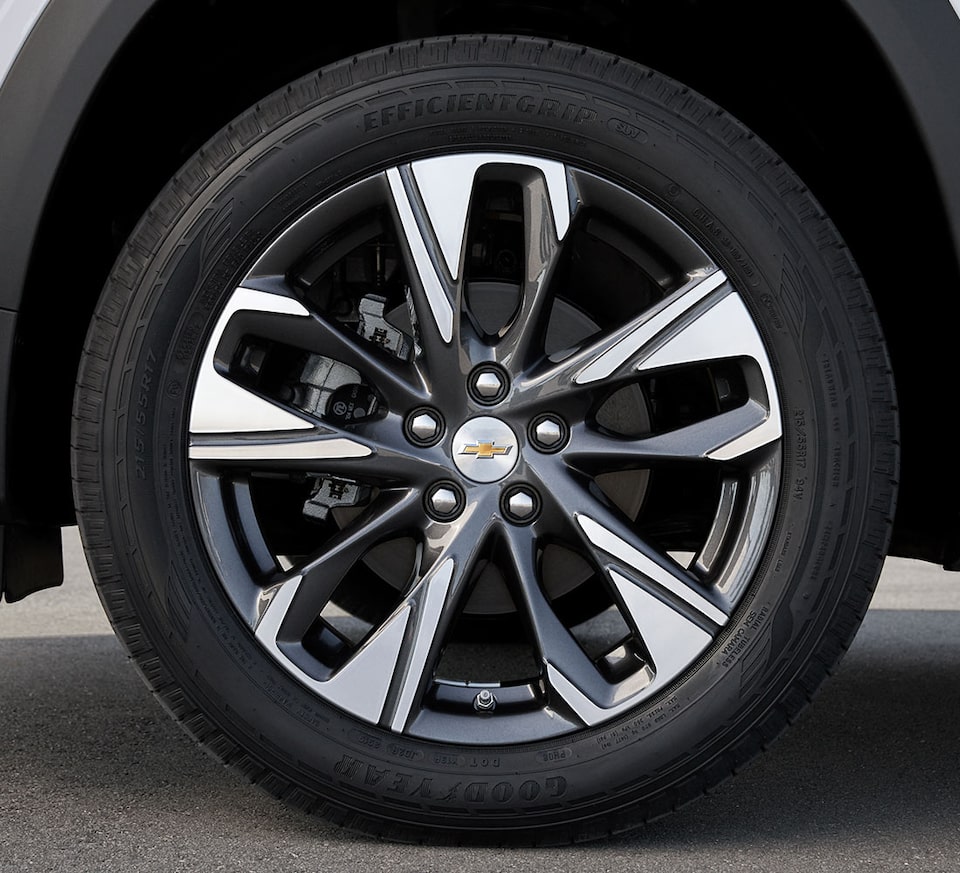 Chevrolet Tracker Turbo Accesorios Kit Adventure - Rines de tu Camioneta SUV