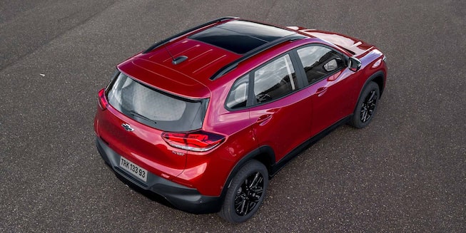 Chevrolet Tracker RS - Vista posterior lateral