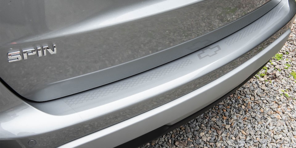 Chevrolet Spin - Accesorio protector de umbral y parachoques