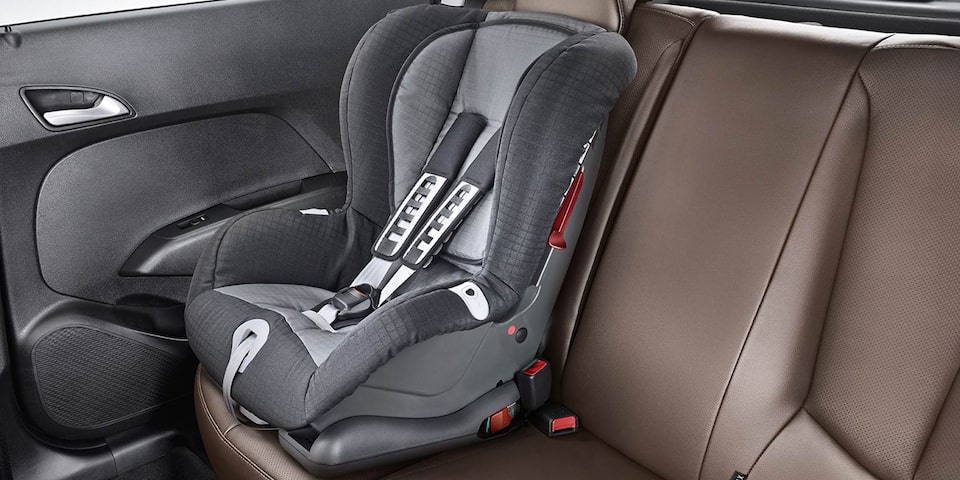 Chevrolet Spin - Accesorio silla infantil dual plus