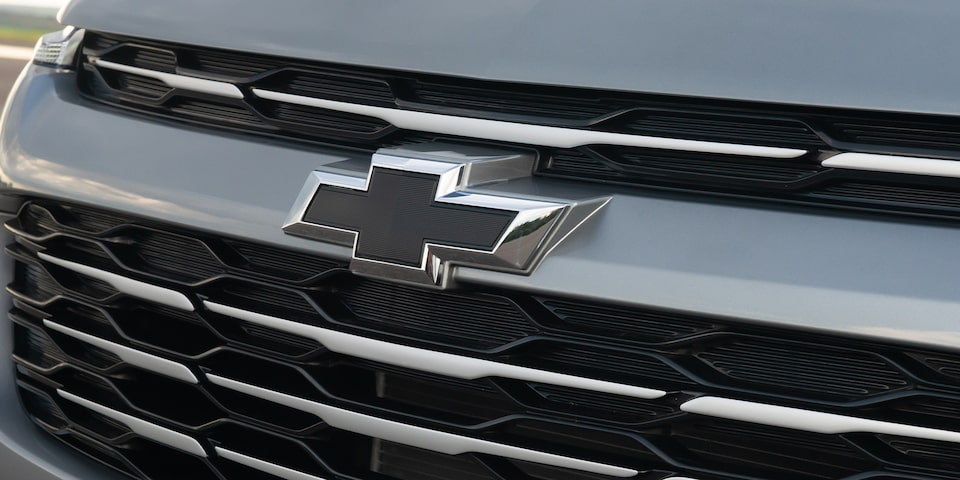 Chevrolet Spin - Accesorio corbatin delantero