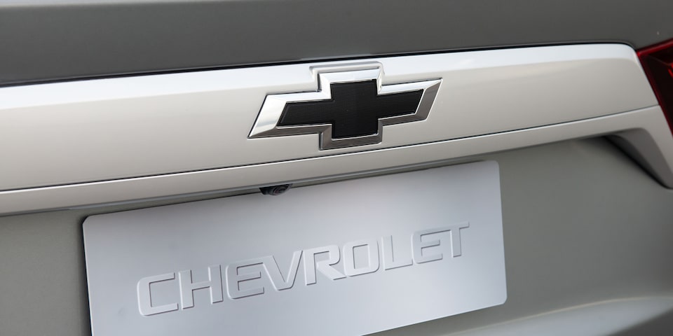 Chevrolet Spin - Accesorio corbatin trasero