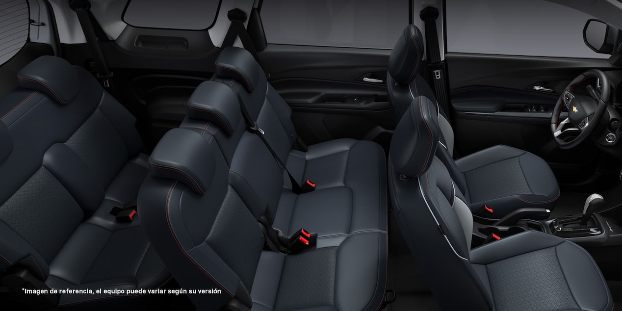 Vista completa de los asientos delanteros y traseros de la Chevrolet Spin.