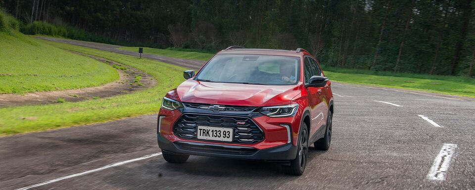 La camioneta Chevrolet Tracker Turbo RS tiene un agresivo diseño deportivo