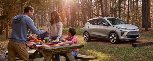El nuevo vehículo eléctrico Chevrolet Bolt EUV vista pic-nic familiar