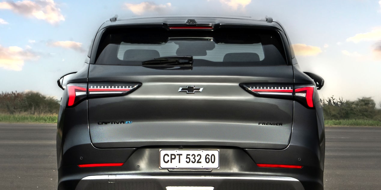 Vista trasera de la Chevrolet Captiva EV.