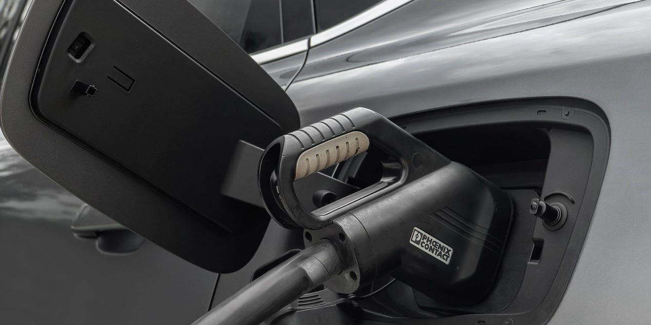 Vista en detalle del conector de carga de la Chevrolet Captiva EV 