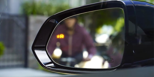 Chevrolet Blazer EV - Retrovisor - Punto ciego