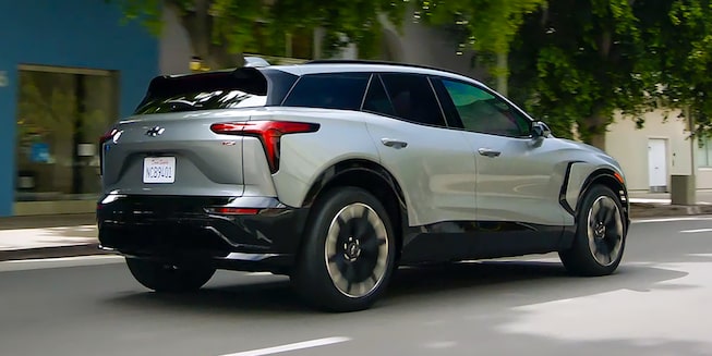 Chevrolet Blazer EV - Vista posterior lateral