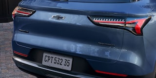 Vista trasera de la Chevrolet Captiva PHEV, mostrando la compuerta del maletero.