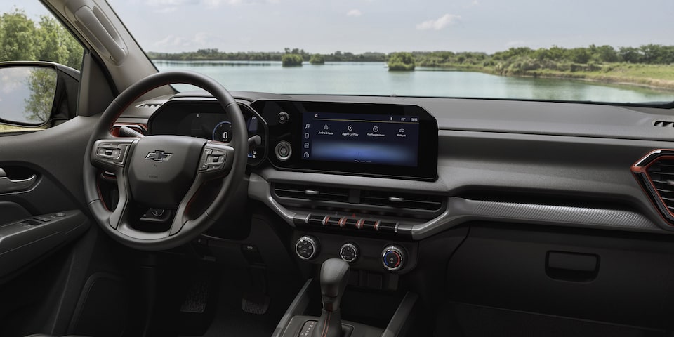 Vista completa del tablero de la Chevrolet Colorado.