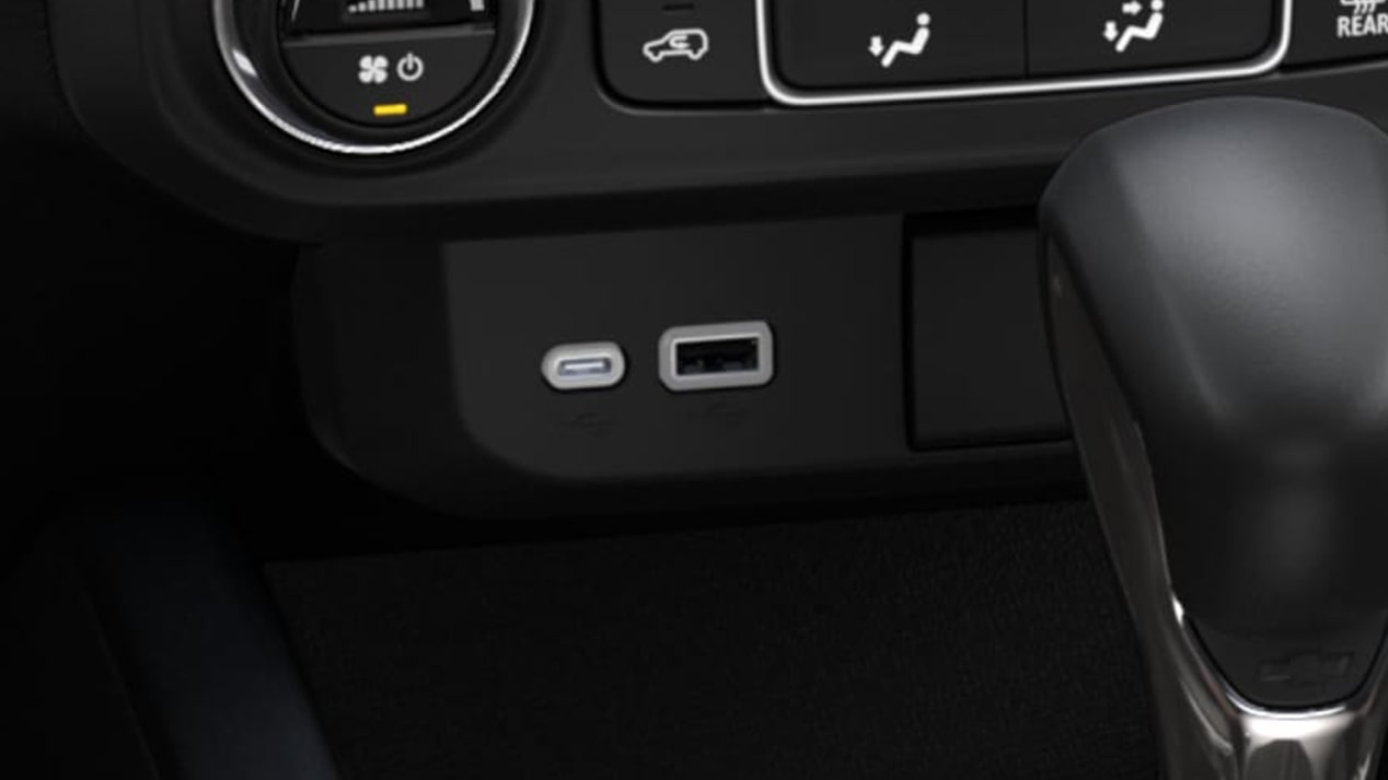Detalle de las entradas USB de la Chevrolet Colorado.