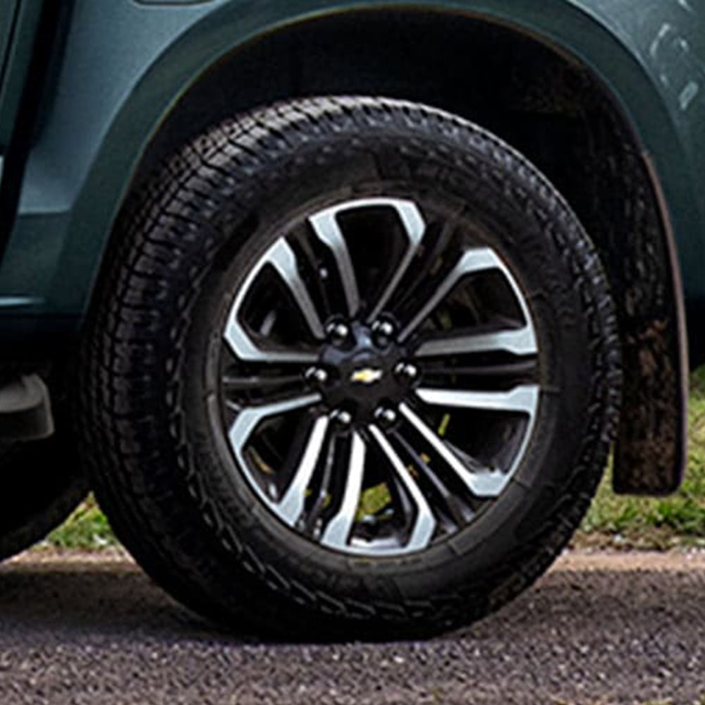Vista en detalle de los rines de la Chevrolet Colorado.