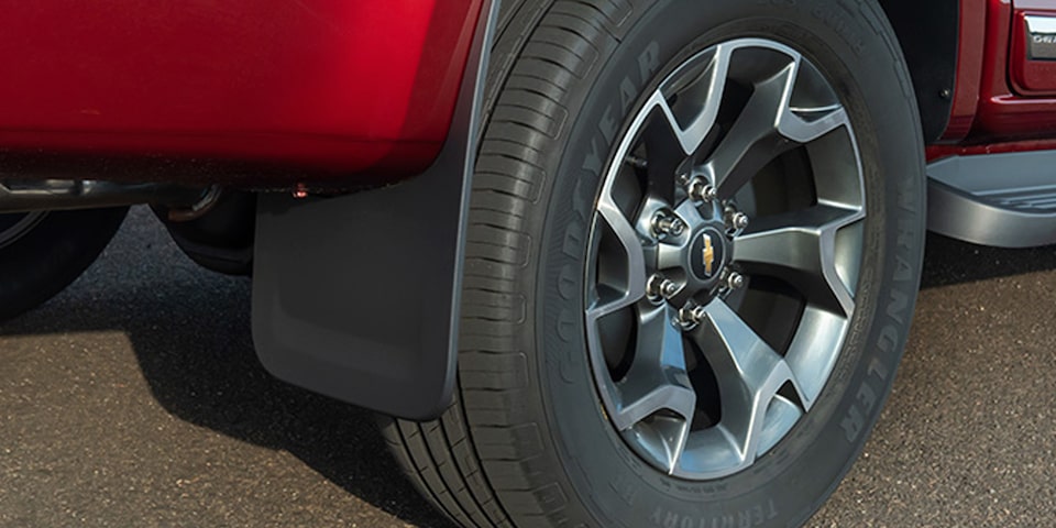 Pickup Chevrolet Colorado - Accesorio guardabarros trasero izquierdo y derecho