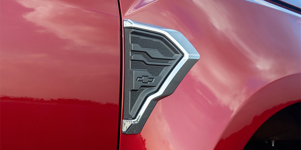 Pickup Chevrolet Colorado - Accesorio aplique lateral cromado