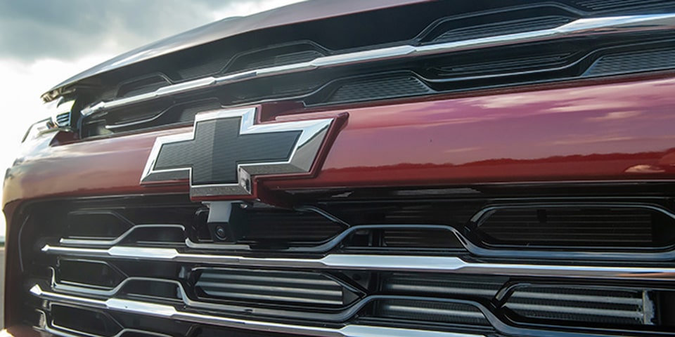 Pickup Chevrolet Colorado - Accesorio corbatin delantero negro