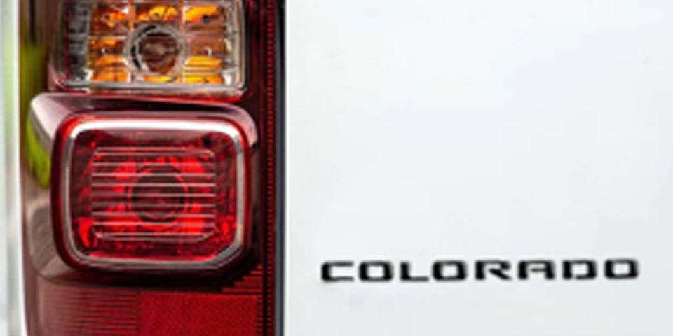 Pickup Chevrolet Colorado - Accesorio emblemas negros