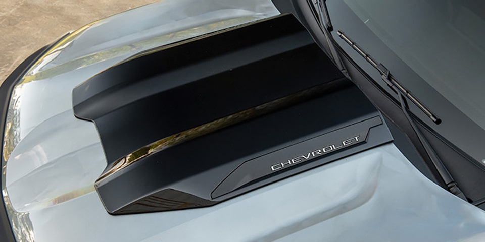 Accesorio aplique capó Chevrolet Colorado color gris