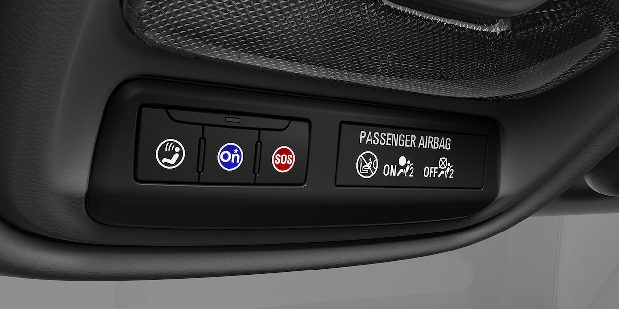 Vista en detalle de los controles de Onstar de la Chevrolet Montana.