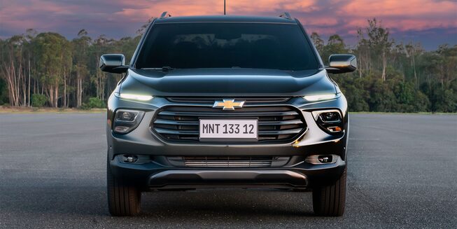 Vista frente de la pick up Chevrolet Montana