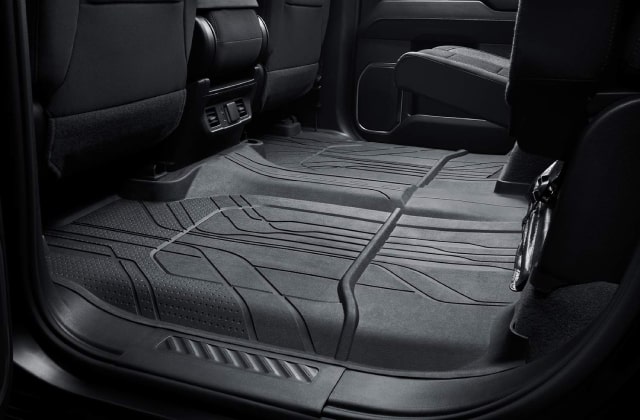 Los cubrepisos traseros all weather cuidan tu Chevrolet Silverado