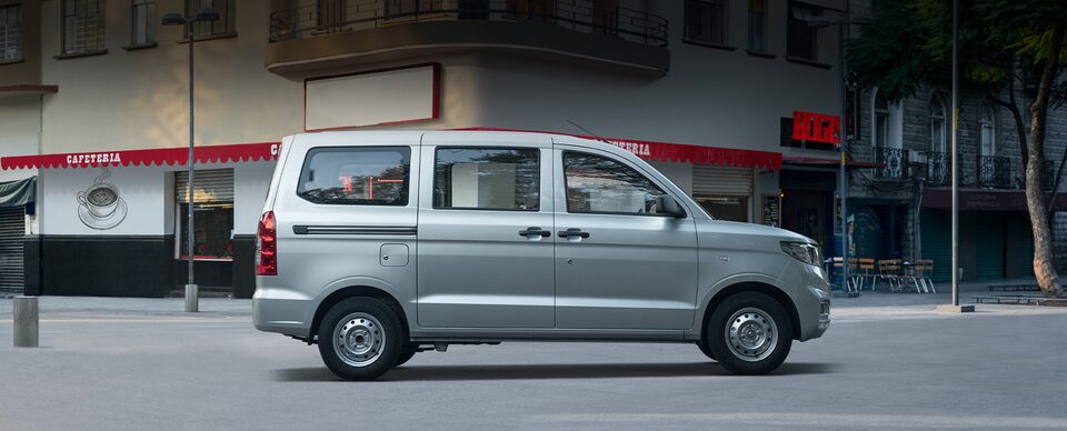 Conoce la comodidad de trabajar con la van Chevrolet N400 Pasajeros