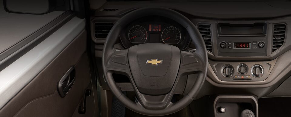Chevrolet N400 Pasajeros es segura para conductor y pasajero
